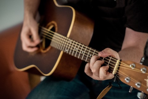 Encontro de jovens reúne fé, música e comunhão